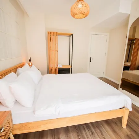 فندق مبيت وإفطار The One Alacati *