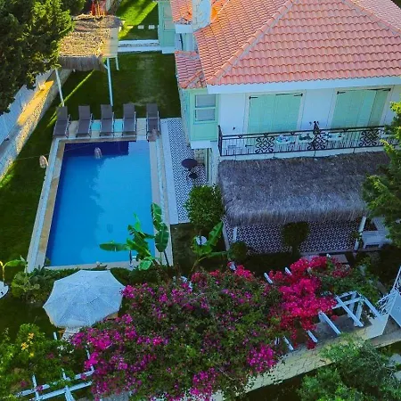 فندق مبيت وإفطار The One Alacati *