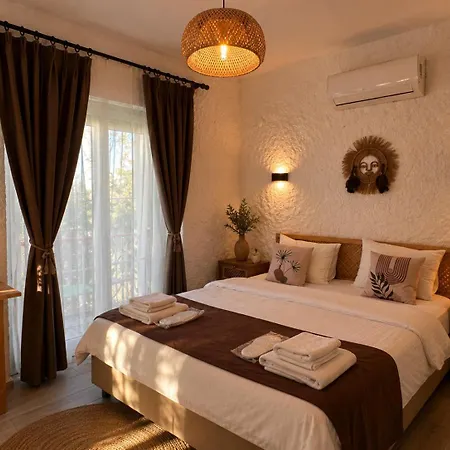 فندق مبيت وإفطار The One Alacati *