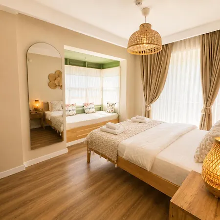 فندق مبيت وإفطار The One Alacati *